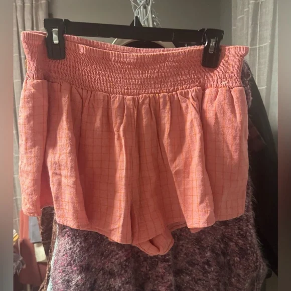 Kimchi Blue Caroline Smocked Waistband Linen-Blend Short - Picture 5 of 7